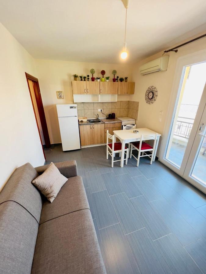 Geka'S Apartment Скала-Рахониу Екстериор снимка